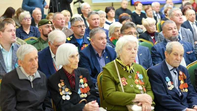 Валерий Лимаренко ответил на вопросы ветеранов на их форуме