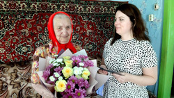 Мария Семёновна Пузач принимала поздравления с 90-летием