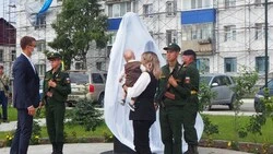 Мемориальный бюст герою-анивчанину открыт