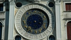 Гороскоп для Раков на 2025 год: новые перспективы и перемены к лучшему