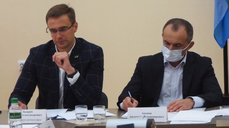 Ответы «главного злодея» на вопросы народных избранников