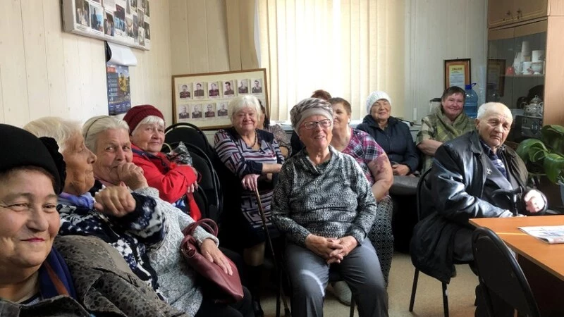 Анивским ветеранам вручили новую спортивную форму