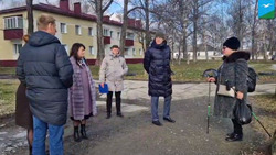 Мэр провела выездное совещание в Троицком на улице Гвардейской