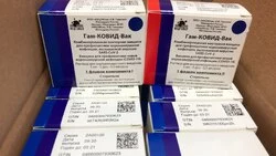 Медикам утвердили доплату за привитых от ковида