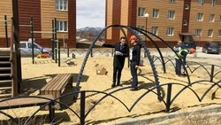 В Аниве приступили к ремонту детских площадок