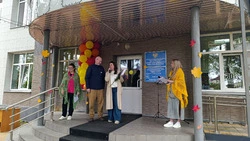 На территории центральной библиотеки крутили «Роман с осенью»