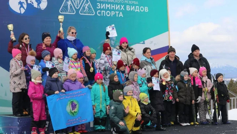 Дошколята «Зелёного острова» и «Колокольчика» на лыжах защищали честь района