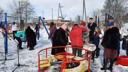В Мицулёвке торжественно открыли зону отдыха с детской площадкой