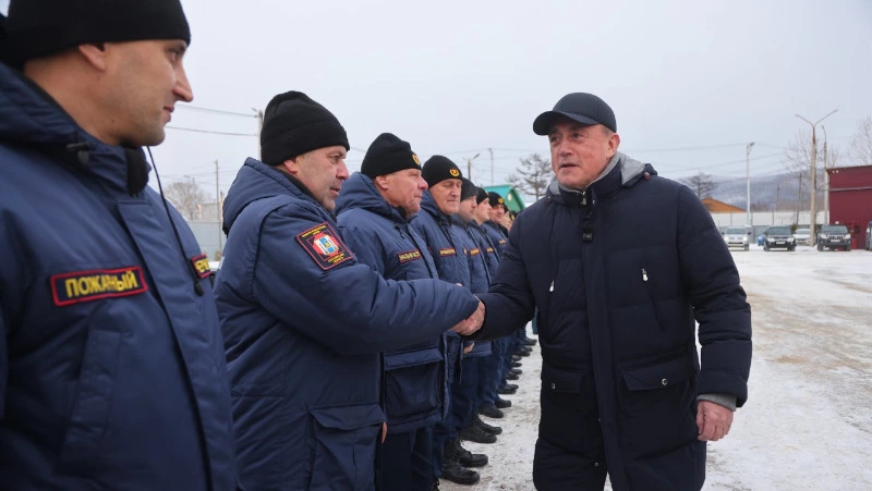 Ко Дню спасателя губернатор вручил новую технику островным пожарно-спасательным формированиям