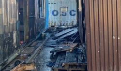 Анивские огнеборцы ликвидировали возгорание бытовки строителей