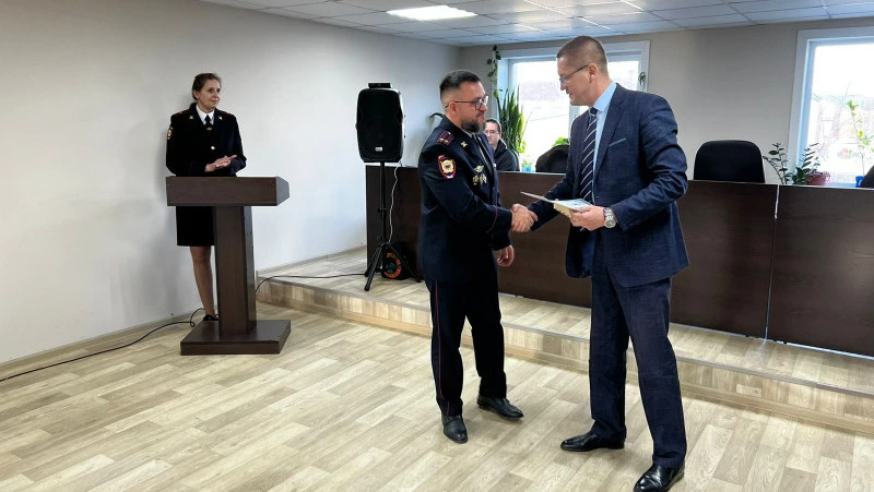 Анивских силовиков поздравили с профессиональным праздником