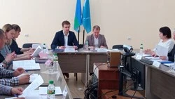 Артём Лазарев отчитался на предпраздничном заседании Собрания округа