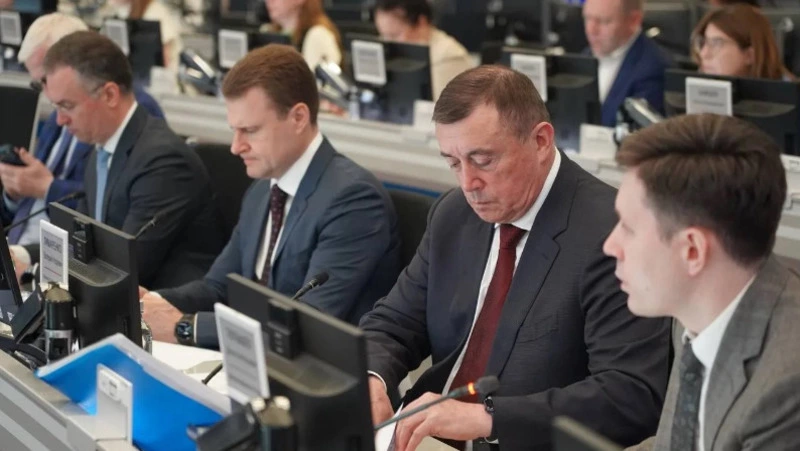 Губернатор Сахалинской области Валерий Лимаренко провёл заседание комиссии Госсовета