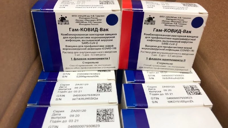 Медикам утвердили доплату за привитых от ковида