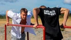 На анивском взморье установили турники для воркаута