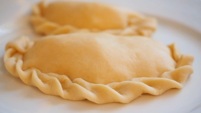 Вареники с сюрпризом на старый Новый год 2025: как появилась традиция, рецепт, смысл начинок