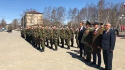 В Аниве провели митинги открыли новый мемориал,