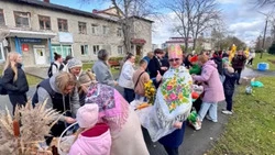Гагаринцы провели благотворительную ярмарку на улице Ленина