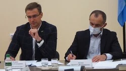 Ответы «главного злодея» на вопросы народных избранников