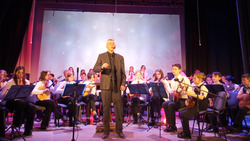 Концерт под руководством Геннадия Красовского имел большой успех на анивской сцене