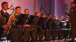 Армянские песни с элегантным ароматом джаза