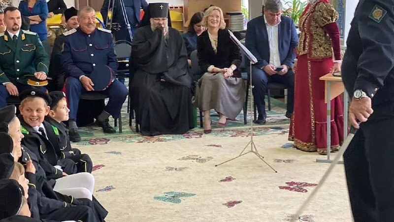 «В гостях у казачки» побывали первоклассники, должностные и духовные лица