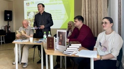 В центральной библиотеке состоялась творческая встреча с писателями