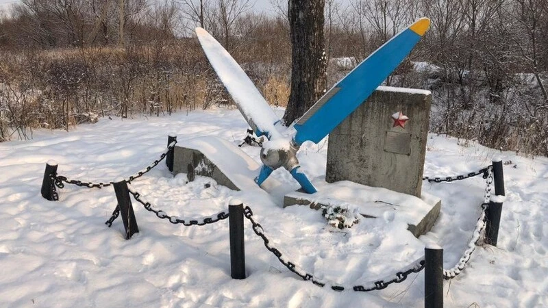 О месте гибели лётчиков на окраине Новотроицкого