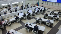 Губернатор поручил ликвидировать выбоины на дорогах после зимы