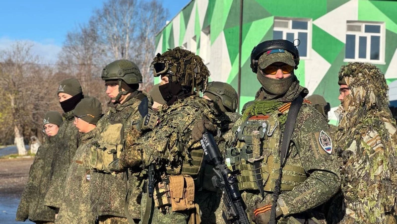 Школьники Сахалинской области осваивают военную подготовку на слёте «Я – Патриот»