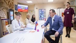 Губернатор Сахалинской области проголосовал на выборах президента России