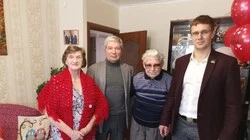 Супруги Ефремовы отметили «бриллиантовую» свадьбу