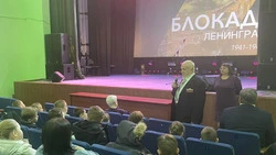 Годовщину снятия блокады Ленинграда в Аниве отметили вместе с ветеранами-блокадниками