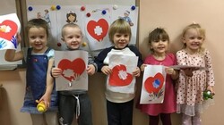 Анивские дети рисунками поддержали врачей
