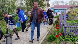 Ко Дню соседей жители Октябрьской в Аниве провели душевный субботник