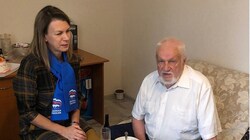 Блокадник Михаил Иванов принял поздравления с 87-летием