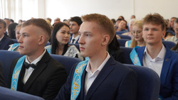 В школах Сахалинской области прозвенели последние звонки