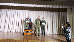 Под конец полугодия анивским старшеклассникам вручили сертификаты Центра «ВОИН»