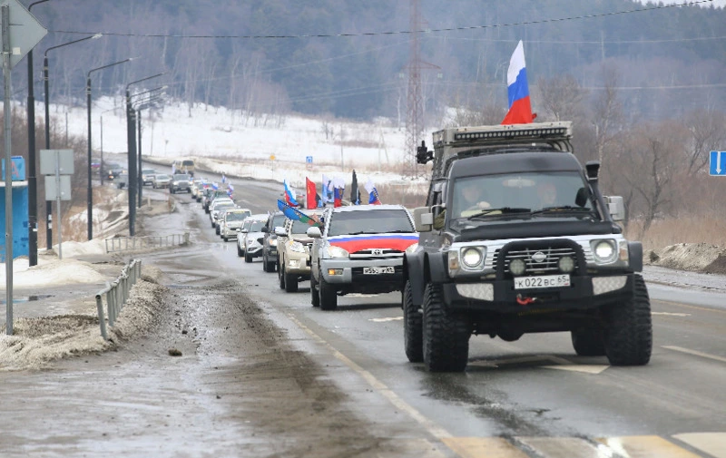 Сотни сахалинцев объединил автопробег в честь Дня защитника Отечества