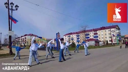 Анивские гимнастки исполнили композицию «Синий платочек»