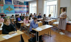 Во второй анивской и пятой троицкой школах 3 сентября писали диктант Победы