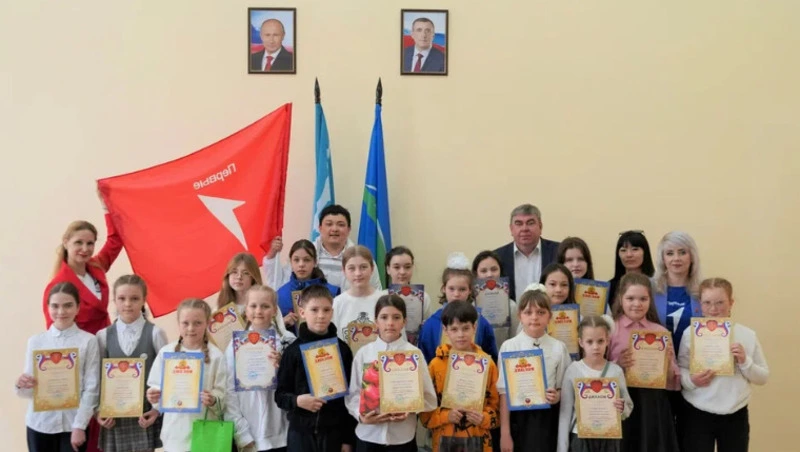 В Анивском районе провели муниципальный конкурс рисунка «Шевроны – АНИВАСОСВОИМИ»