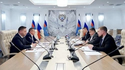 Валерий Лимаренко обсудил с руководителем Росавтодора развитие дорожной системы Сахалина и Курил