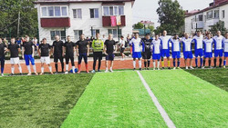 В Аниве футболисты проводят открытый турнир НФЛ